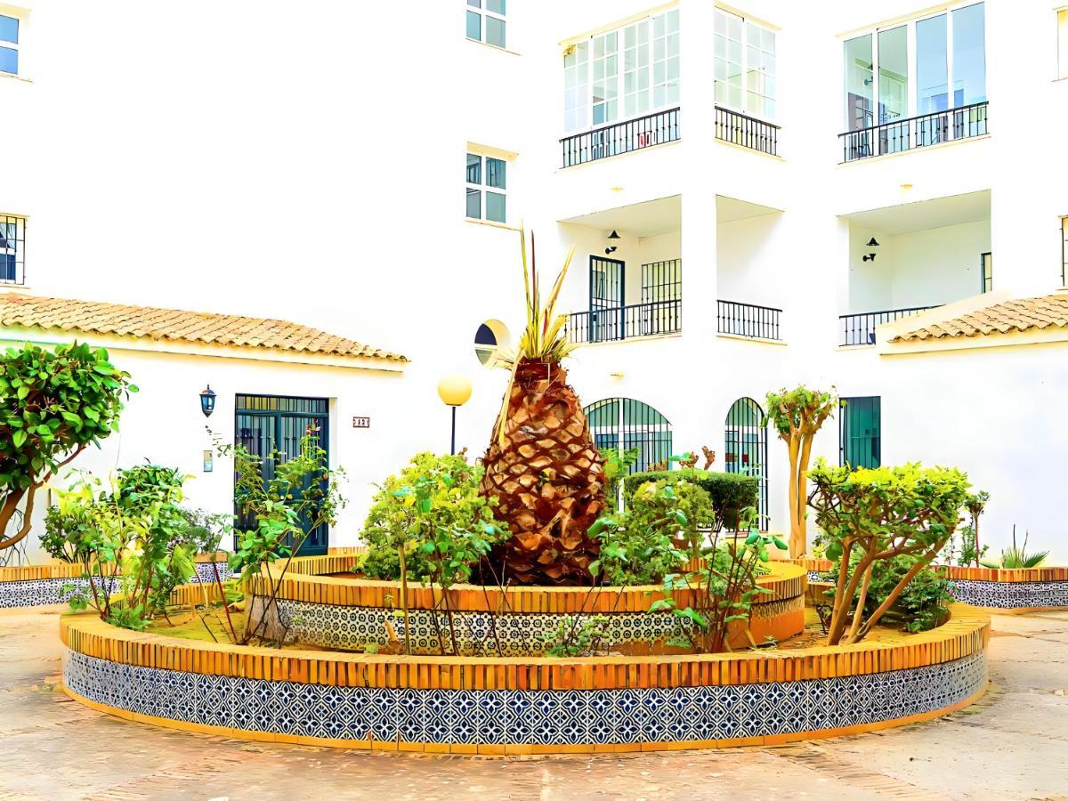 Apartamento Junto El Mar Con Piscina โกนิล เด ลาฟรอนเตรา ภายนอก รูปภาพ