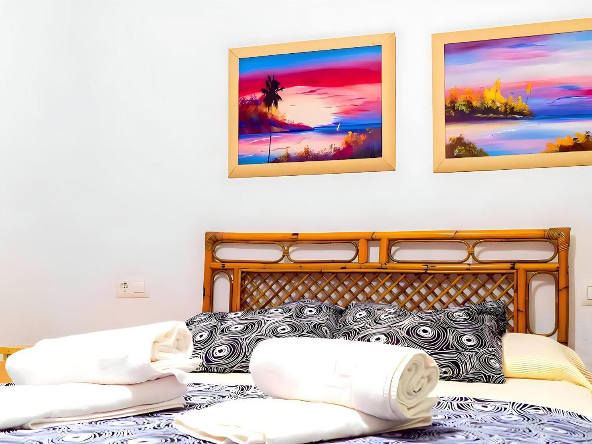 Apartamento Junto El Mar Con Piscina โกนิล เด ลาฟรอนเตรา ภายนอก รูปภาพ