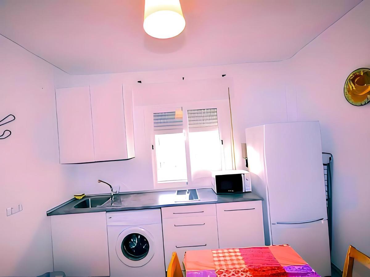 Apartamento Junto El Mar Con Piscina โกนิล เด ลาฟรอนเตรา ภายนอก รูปภาพ